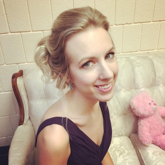 Meet your Posher, Jen - Picture 1 of 8